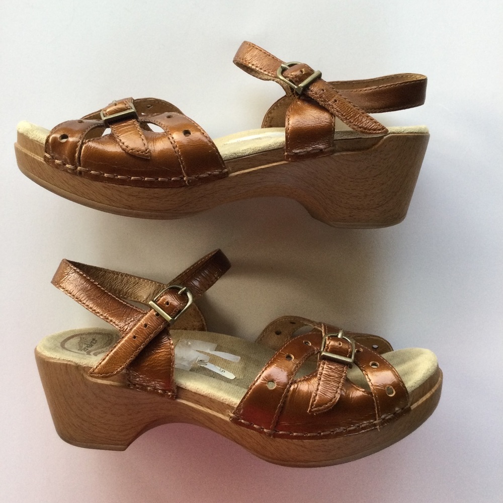 Dansko Sissy Patent Leather Sandal Shoes Size 38 Bronze metallic Size 7 Size 8